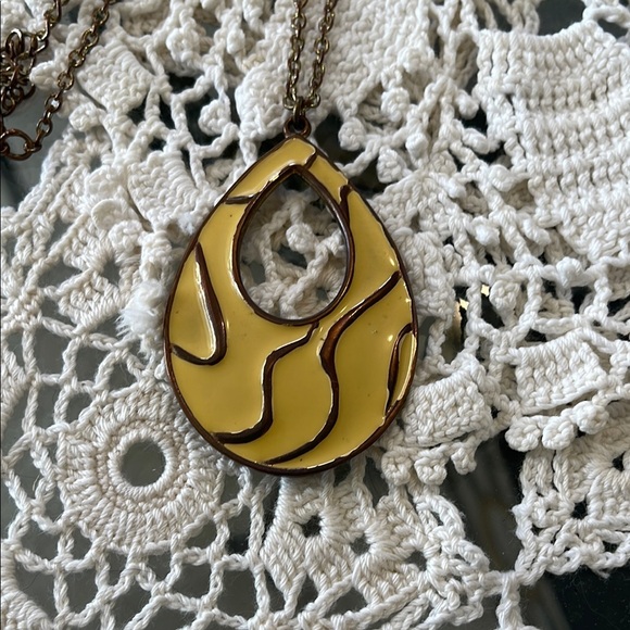 Gold and Yellow Teardrop Pendant Necklace - Picture 2 of 2